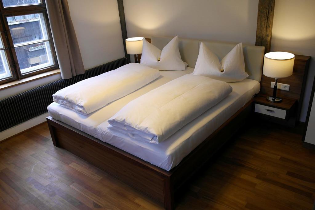Hotel Schmales Haus Ульм Номер фото
