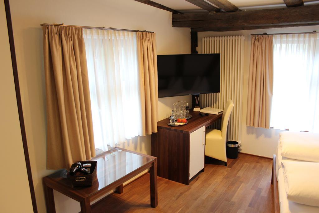 Hotel Schmales Haus Ульм Номер фото