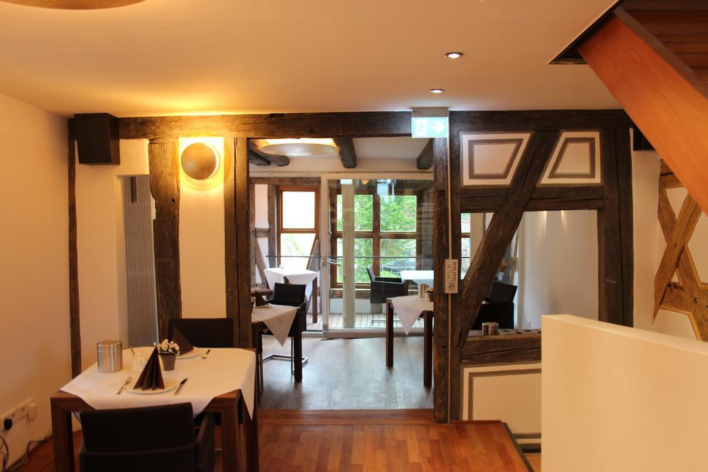 Hotel Schmales Haus Ульм Экстерьер фото