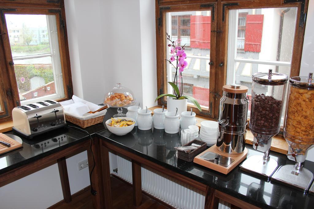 Hotel Schmales Haus Ульм Экстерьер фото
