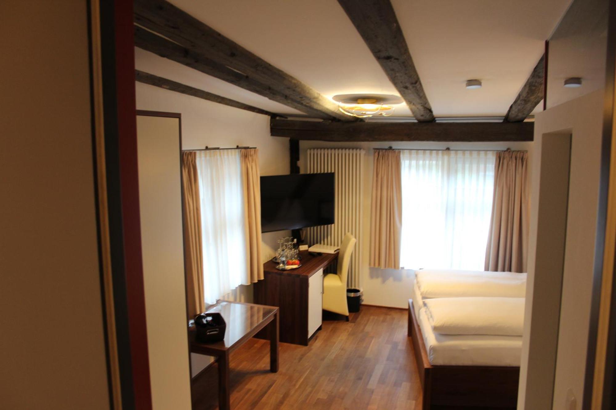 Hotel Schmales Haus Ульм Экстерьер фото