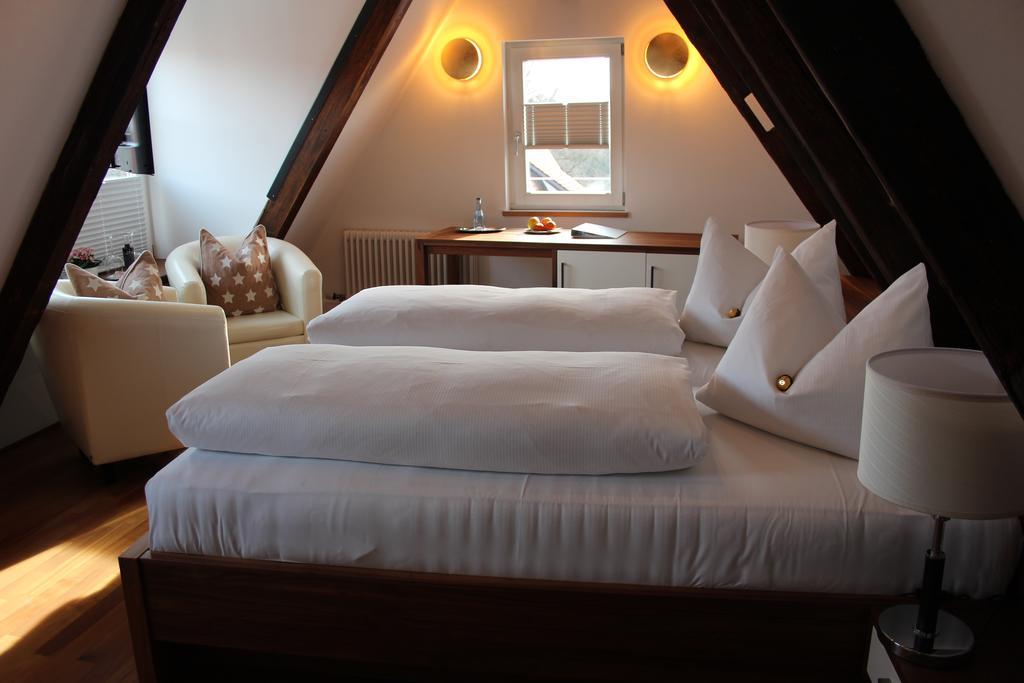 Hotel Schmales Haus Ульм Экстерьер фото