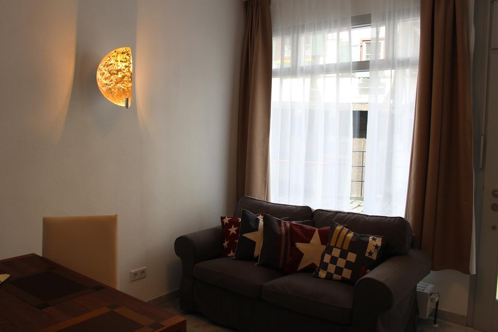 Hotel Schmales Haus Ульм Экстерьер фото