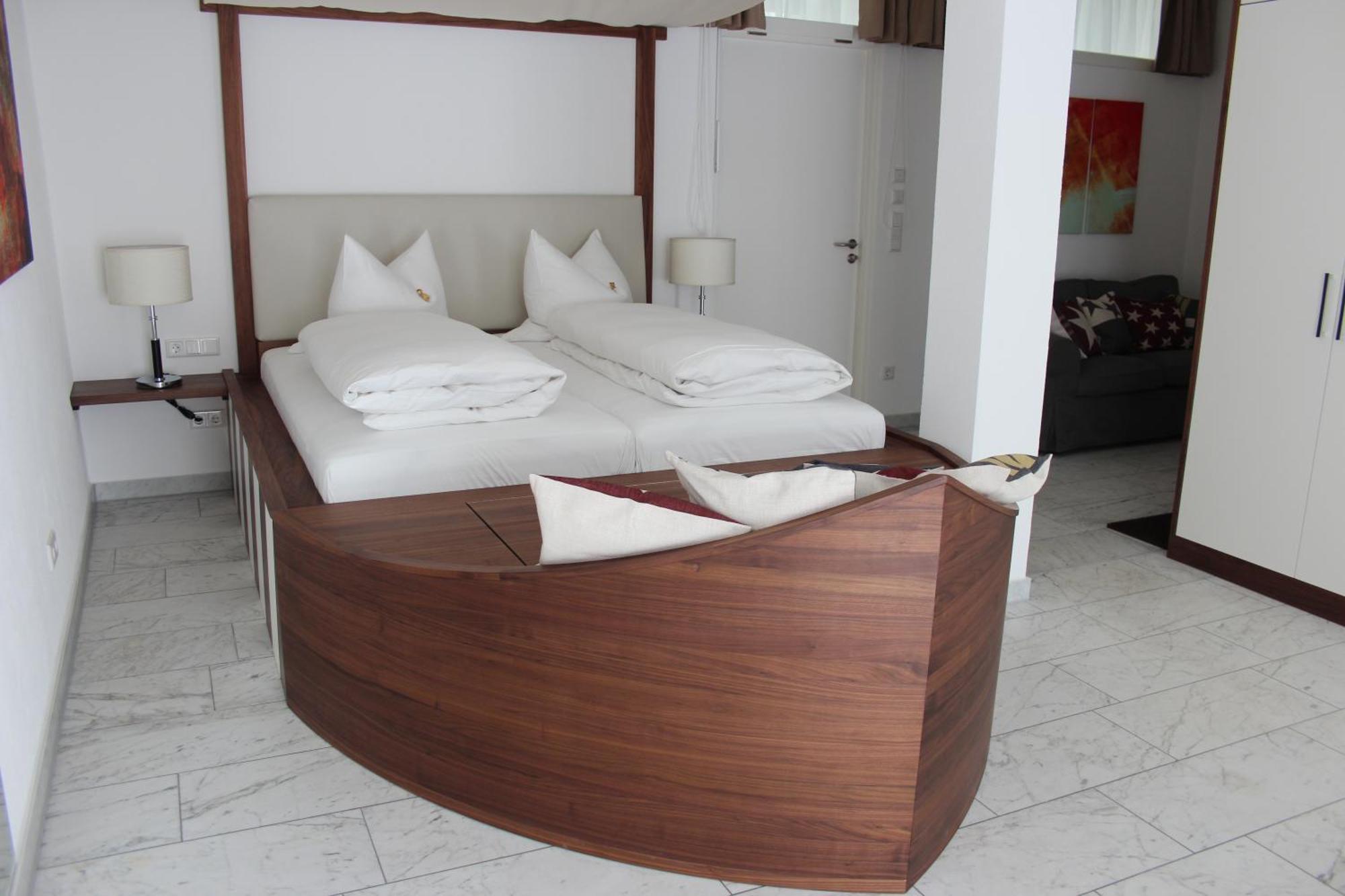 Hotel Schmales Haus Ульм Экстерьер фото