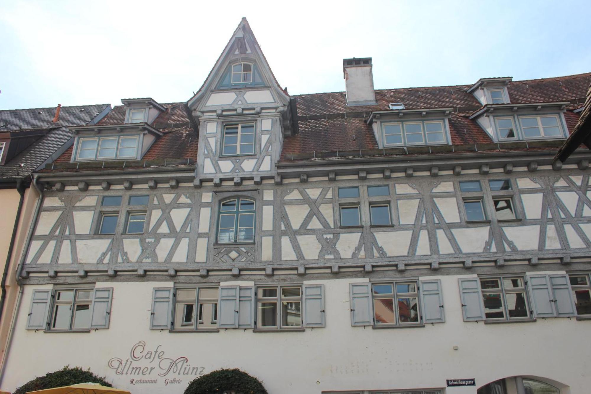 Hotel Schmales Haus Ульм Экстерьер фото