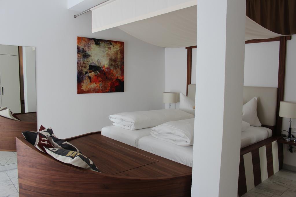 Hotel Schmales Haus Ульм Экстерьер фото